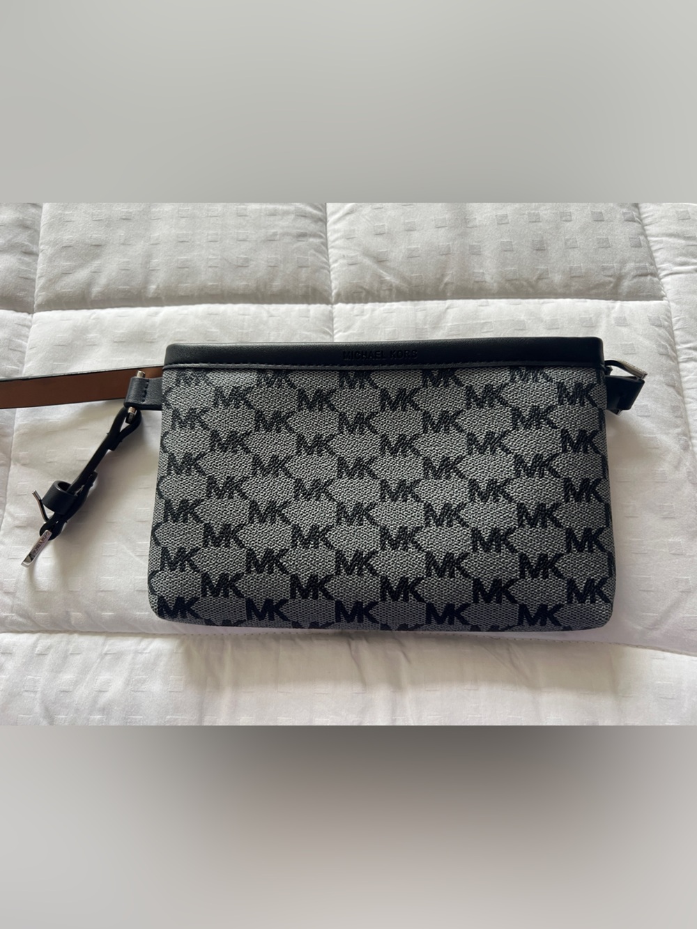 Michael Kors Navy Blue & Black MK Logo Waist Bag - Picture 3 of 3